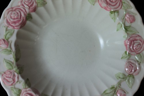 Metlox Poppytrail Vernon Rose Pink 9 1/4" Vegetable Bowl Raised Floral Pattern - Picture 9 of 12
