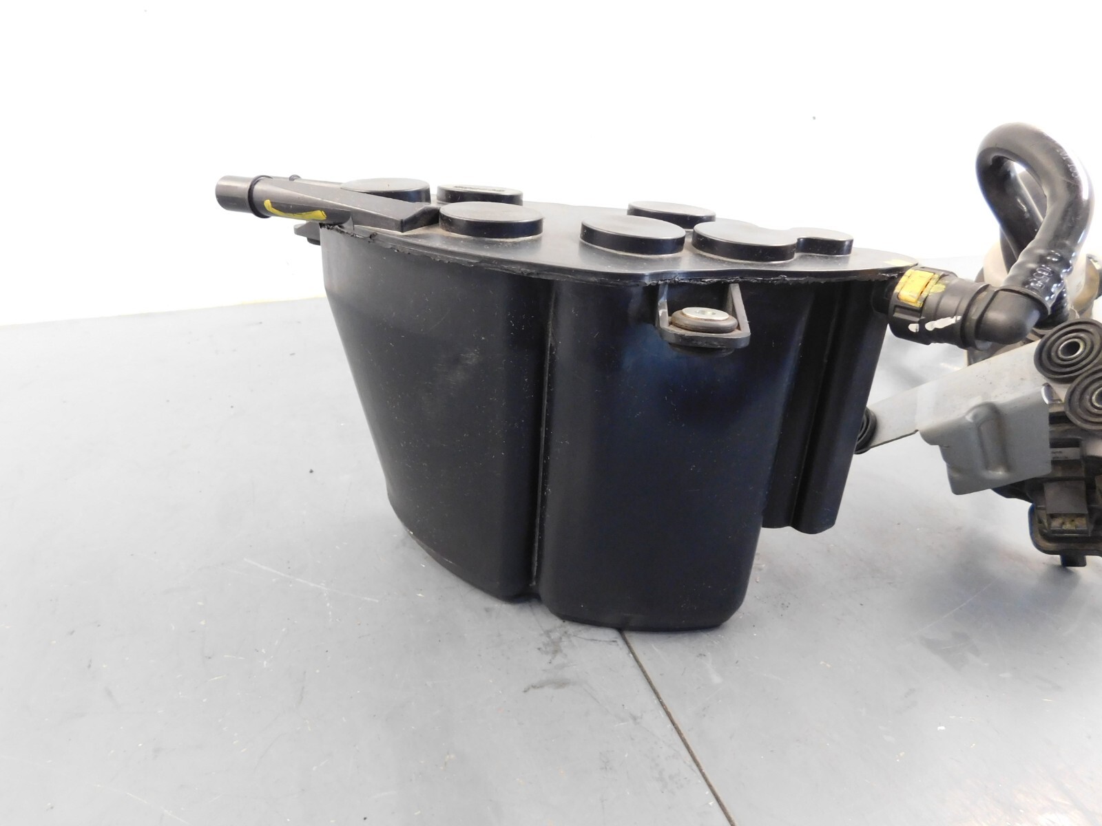 2011 Lamborghini Gallardo LP570-4 Superleggera Carbon Vapor Filter Pump #0350 Z3