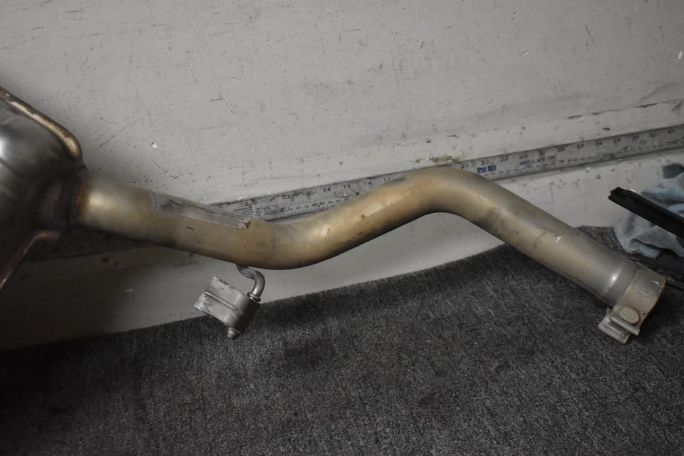 2018-2023 JAGUAR F PACE EXHAUST MUFFLER FACTORY OEM - Image 3 of 4