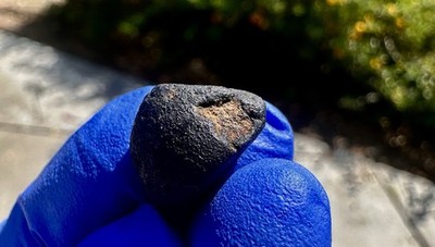 Meteorite:  Chelyabinsk   Weight 1.850Grams. Beautiful LL5