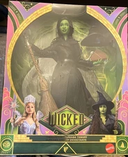 Mattel Wicked Movie Deluxe Elphaba Fashion Doll - 3 Accesories + Stand Brand New