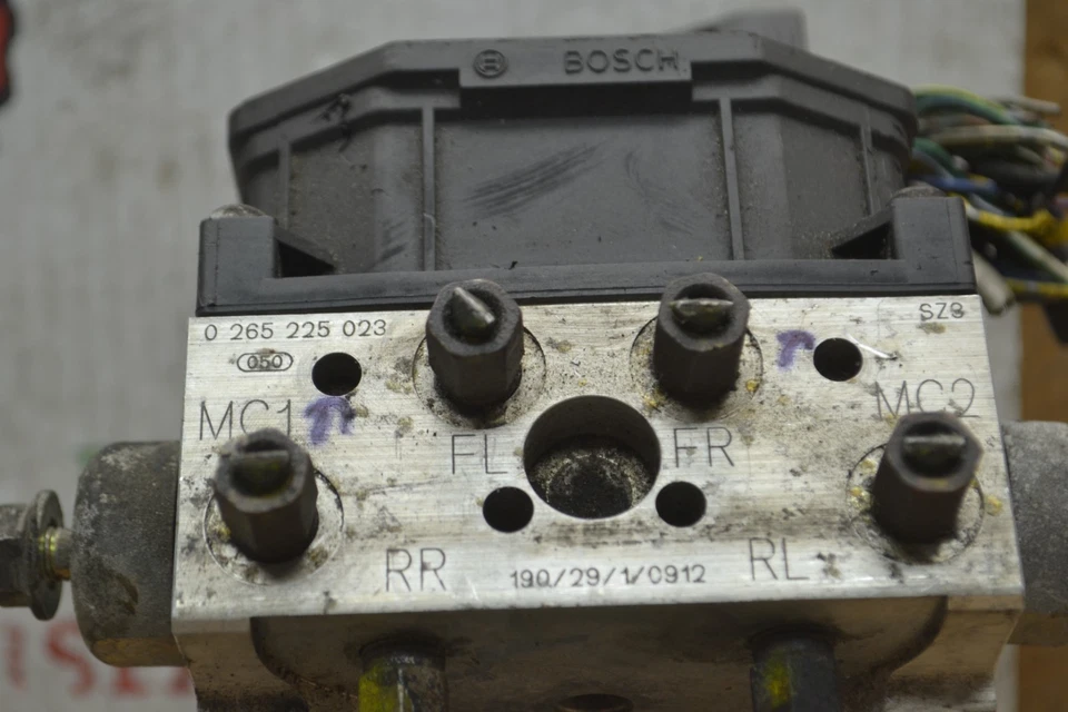 Módulo 533-9A3 de control de bomba ABS 1989-1990 Acura Legend OEM 0265225023 Foto 2 de 4