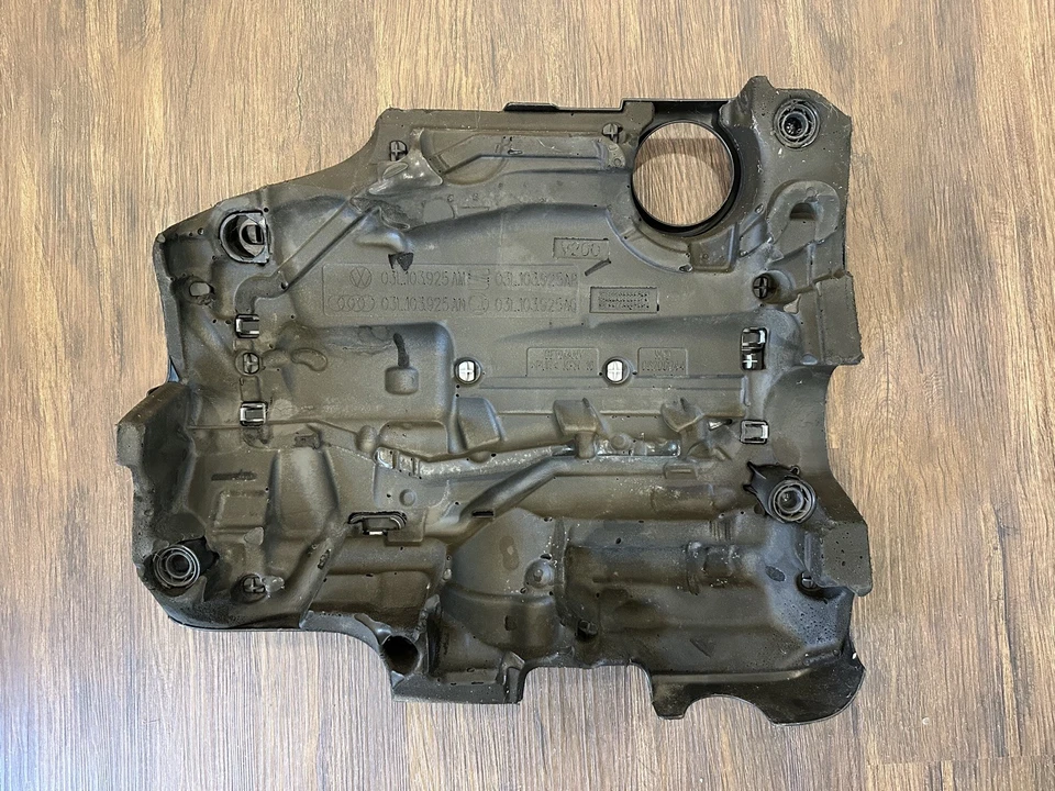 Volkswagen Jetta Golf Sportwagen 2009-2014 2,0 L TDI cubierta de motor OEM 03L 103 925 Foto 3 de 3