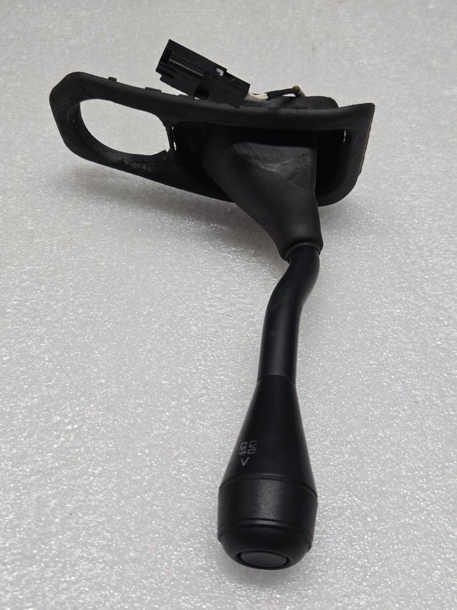 05-11 Ford Crown Victoria Grand Marquis Gear Shift Assembly Boot