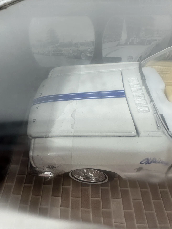 1964 Indianapolis 500 Ford Mustang Convertible Pace Car 1:24 DieCast VTG 2002 - Image 2 of 4