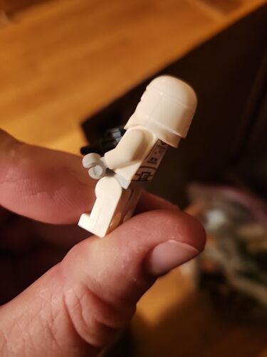 LEGO Star Wars Snow Trooper Minifigure w/ Blaster - Picture 5 of 5