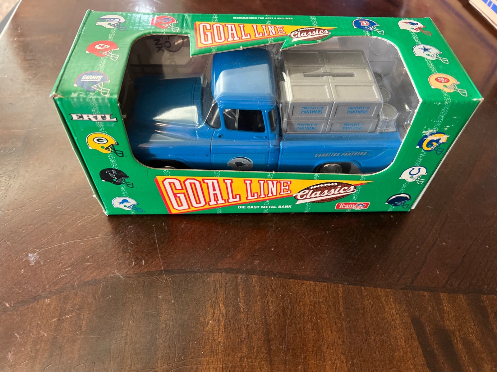 Camión camafeo Chevy Ertl Goal Line Classics 1955 Carolina Panthers 1994 sin usar, en caja