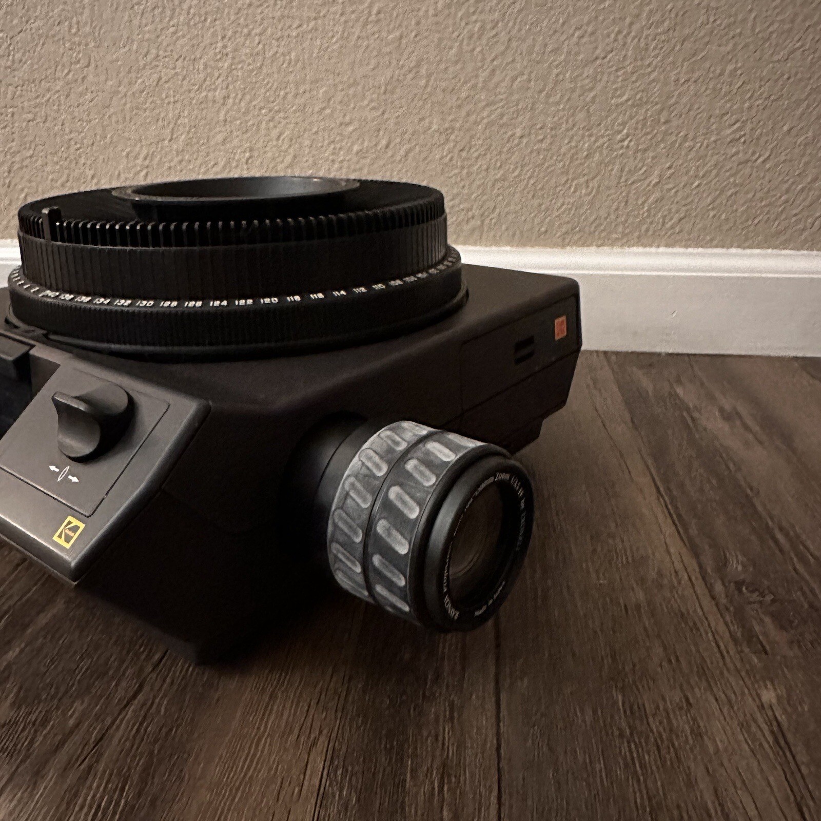 Kodak Carousel 4400 Slide Projector With Remote, Tray, Lens & Manual eBay