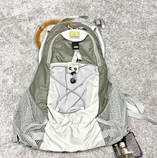 Nathan Synergy Adventure Pak Dual Chamber Bladder 2.8L Hiking Backpack Gray