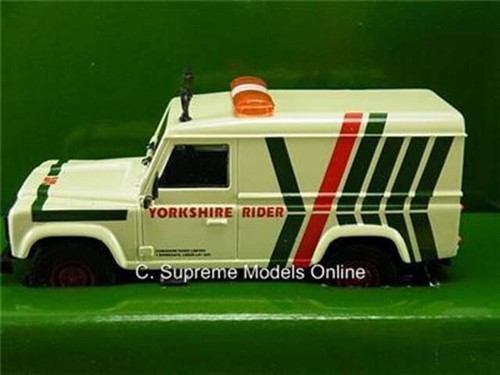 CORGI LAND ROVER DEFENDER MODEL CAR YORKSHIRE RIDER BUS 1:43 LWB CC07713 T3 - Picture 3 of 5