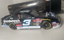 1/24 Dale Earnhardt Sr. 3 Oreo Goodwrench Service Plus 2001 Monte Carlo