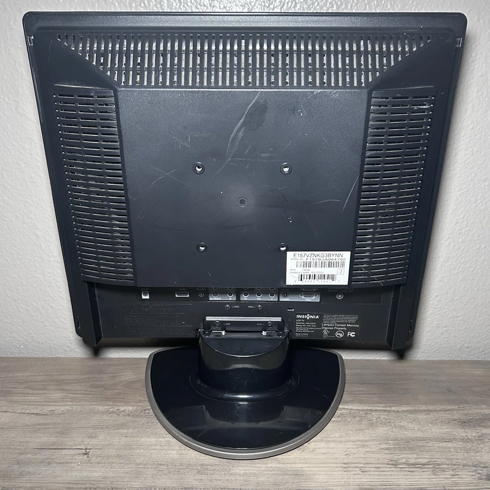 Insignia NS-LCD15 15" 720p 4:3 LCD TV for Retro Gaming Component S-VIDEO - Image 3 of 4