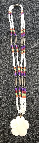 BEADED NECKLACE, CARVED-SHELL FLOWER DESIGN, 24", SEED BEADS, ARTISTIC BEADWORK! - Picture 10 of 20
