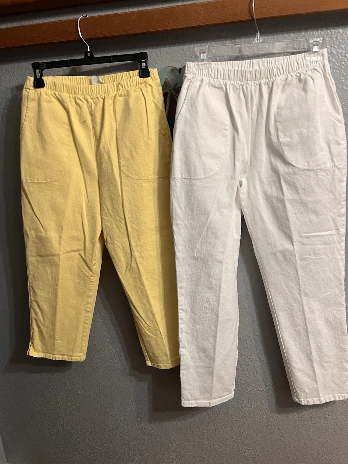 2 Pair Denim And Company D&C Women Capris Pedal Pushers Size Medium
