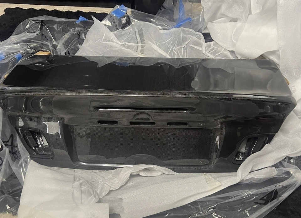 (Pickup ONLY)BMW E46 3 Series 1999-2006 CSL Carbon Fiber Trunk Lid –convertible  - Image 4 of 4