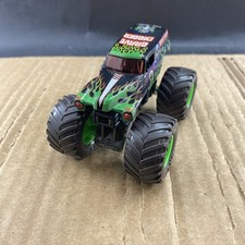Monster Jam Grave Digger Monster Truck W/Gray Tires 1:64, COMB SHIP 1