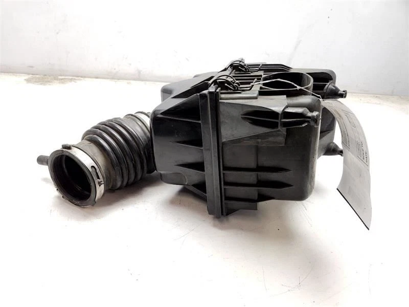 Purificador de aire Mazda 6 2009-2013 2,5 L bajas emisiones OEM L52013300B Foto 4 de 4