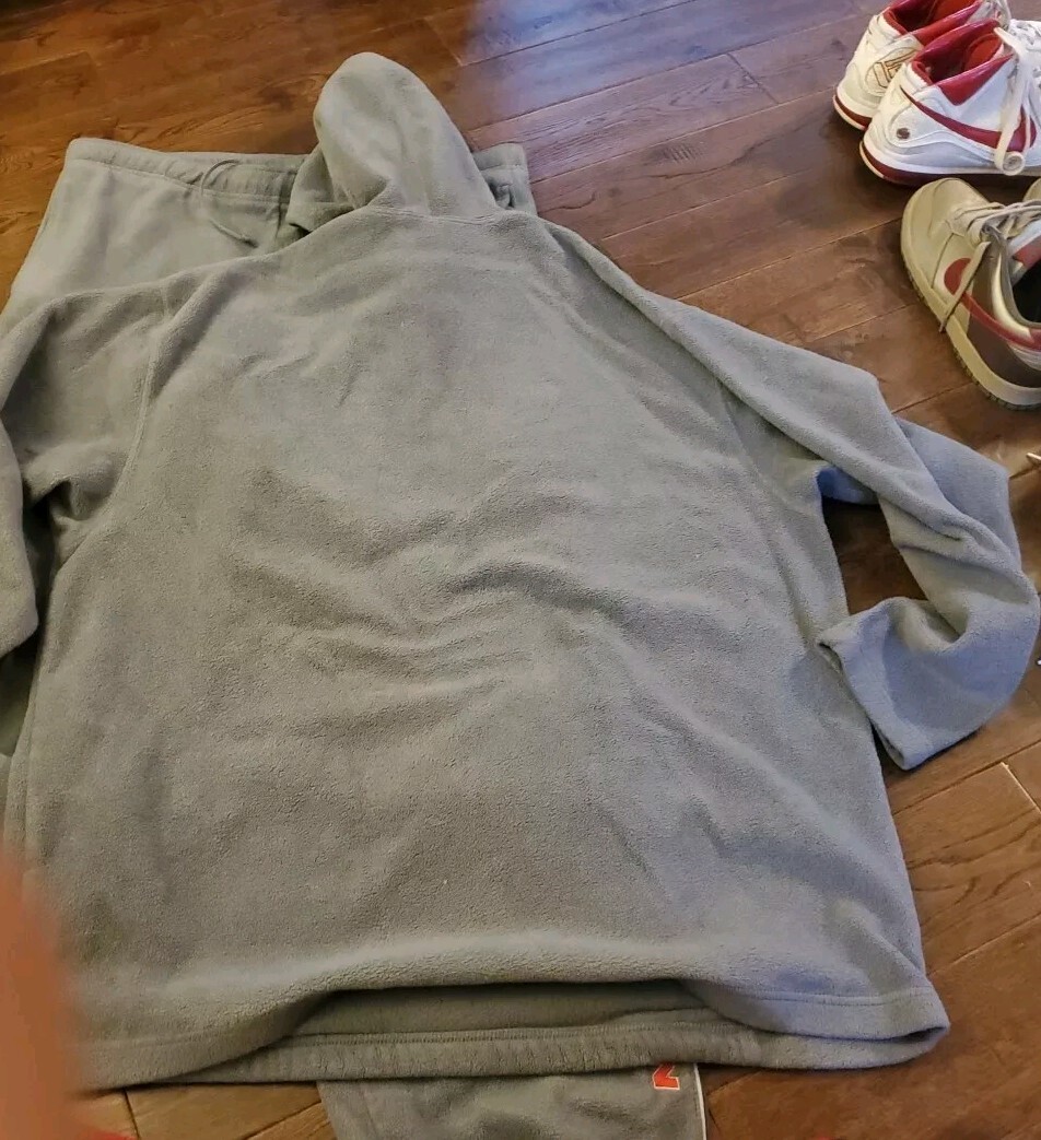 SWEET VINTAGE NIKE CENTER SWOOSH FLEECE XL SIZED SWEATPANTS SWEET VINTAGE NIKE CENTER SWOOSH FLEECE XL SIZED SWEATPANTS