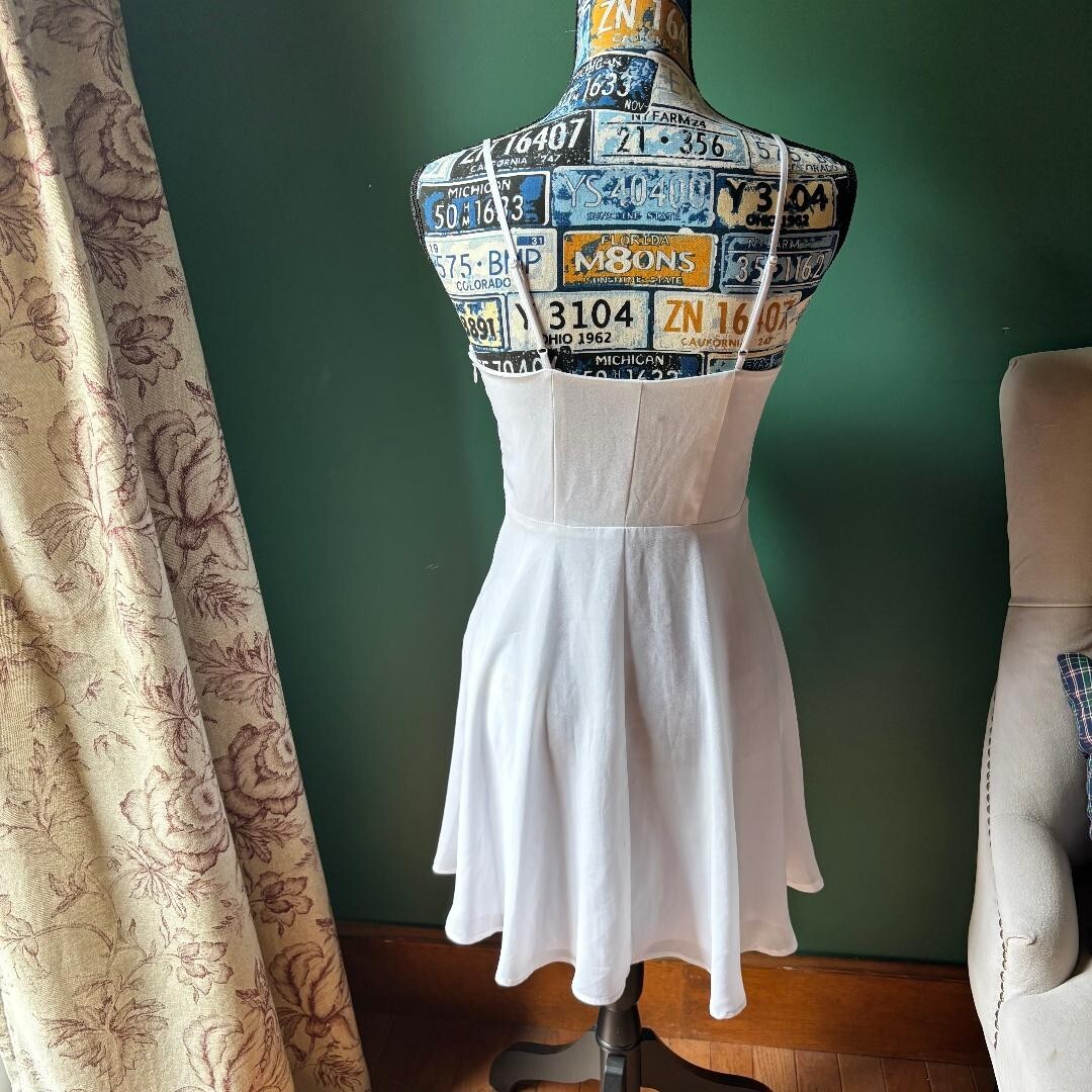 Express White Sleeveless Mini Dress Lined Size XS Adjustable Straps | eBay Express White Sleeveless Mini Dress Lined Size XS Adjustable Straps | eBay