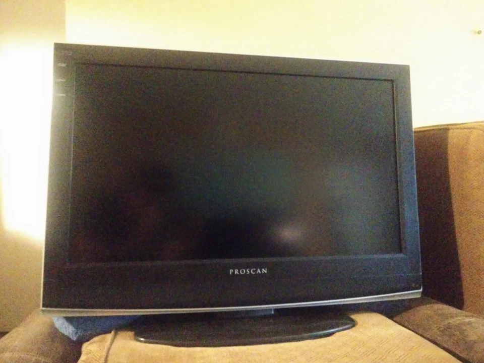 Pre-owned Black Proscan (32LB30Q) 32" HDTV 720p/60hz (2009)-Works Well - Image 2 of 4