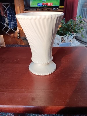 VTG  7'' McCoy USA Ceramic Matte White Swirl Footed Vase Bottom Stamped.  1366