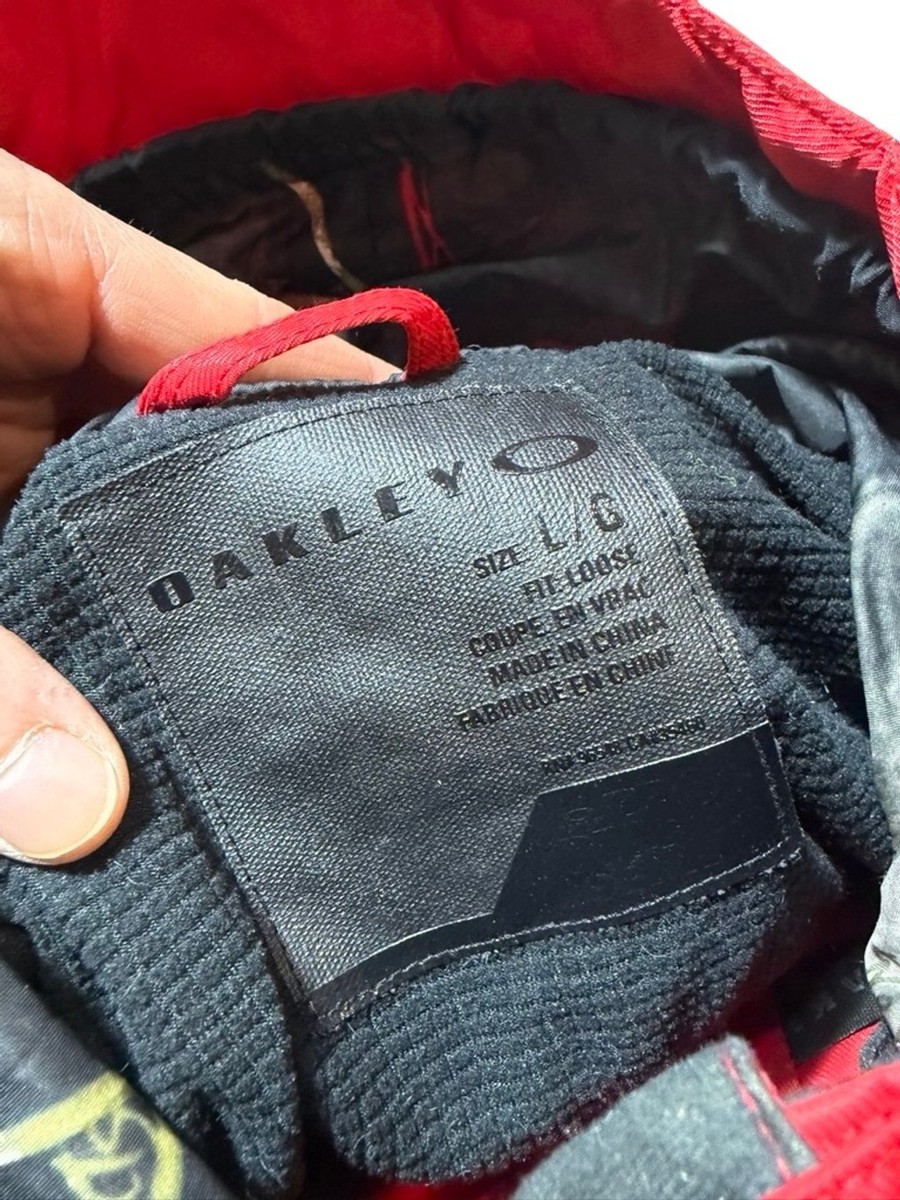 Oakley Red Black Ski Jacket Hooded Snowboard Waterproof Y2K Tech