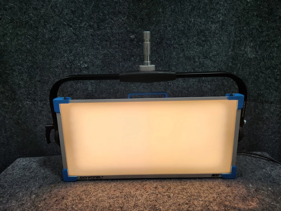 Панель мягкого освещения IRR S60-C SkyPanel RGBW цветная/белая светодиодная с блоком питания синяя - Изображение 2 из 4