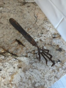 Antique Iron 5 Tine Garden Tool Or Back Scratcher