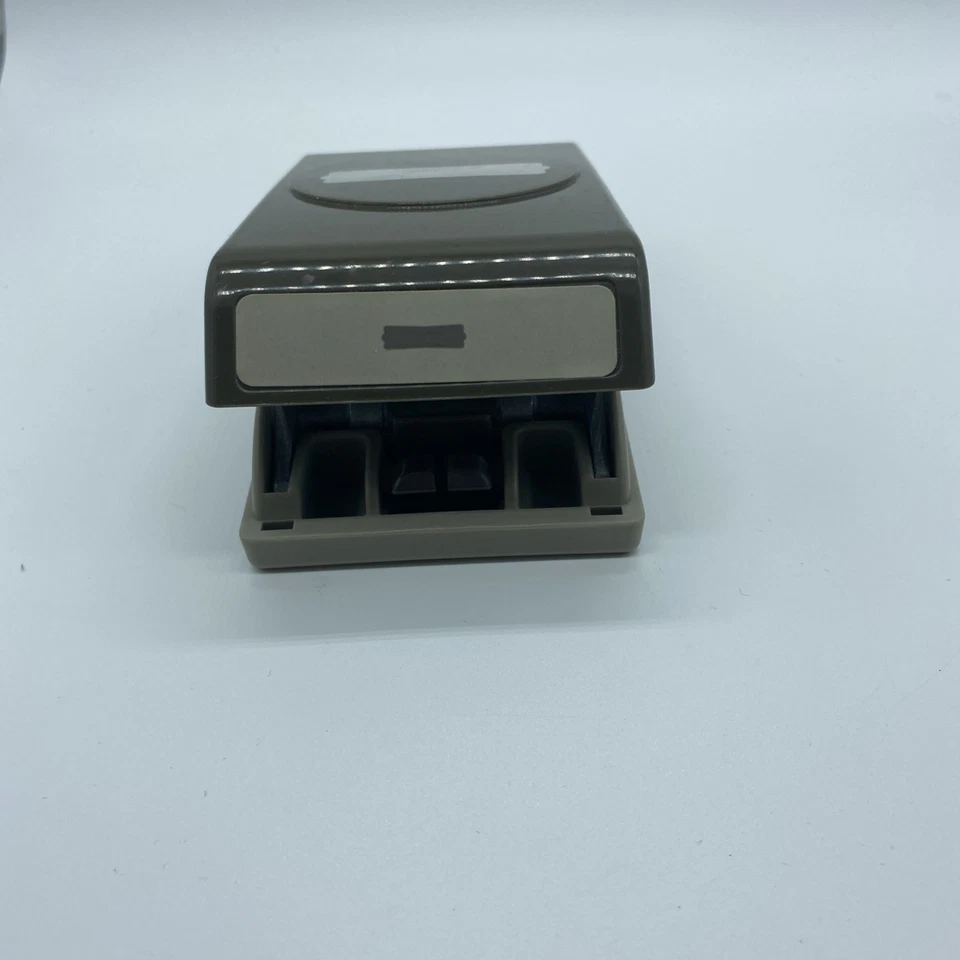 Stampin Up! "Perforadora de papel - Etiqueta de borde festoneado de 2,25"" - Plana delgada - Bloqueo - RETIRADA" Foto 4 de 4