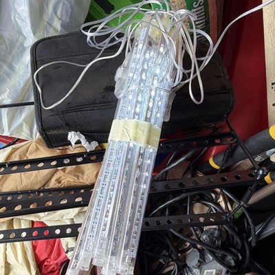 16 LED Meteor Shower Tube Rope Light Cool White Clear Cord Plug-In XSD-270 pulse