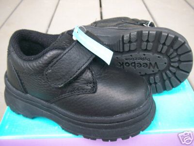 Weebok by Reebok Toddler Boys Scoundrel Kwik Cloze Black  sz. 4 NIB