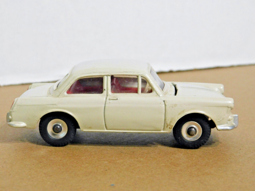 Dinky 144 Volkswagen 1500 Sedan In Original Box - Picture 5 of 17