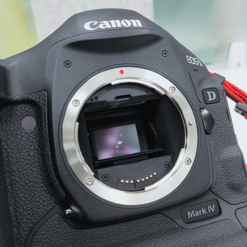 Canon EOS-1D Mark IV 16.1 MP Digital SLR Camera (Only Body) W/ Charger Tested - Picture 6 of 6