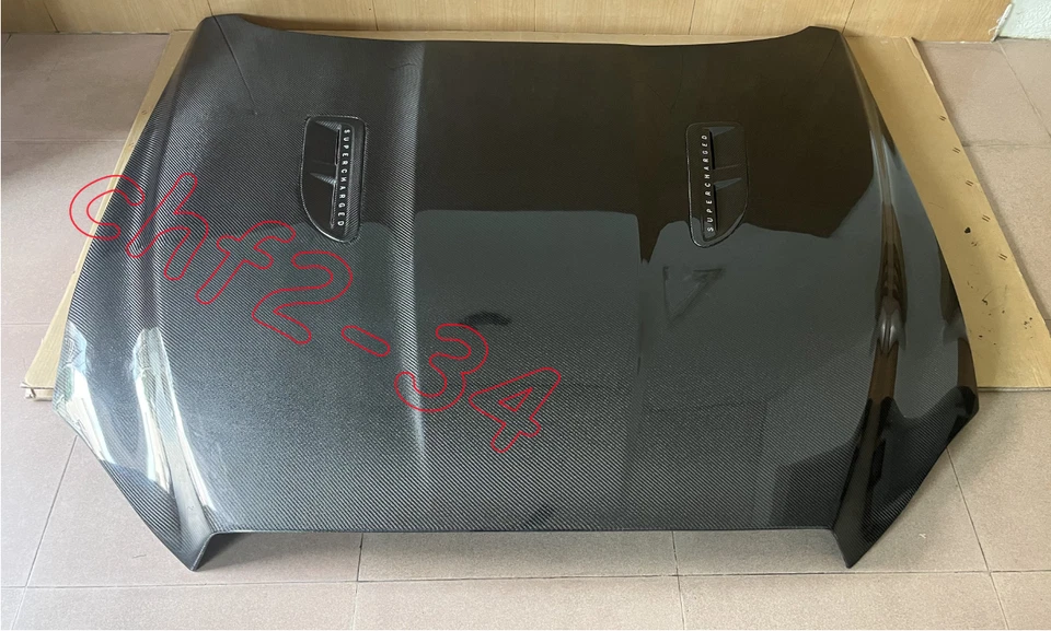 Cubierta de capó ventilada de fibra de carbono real apta para Jaguar XJ XJR 2010-2019 Foto 3 de 4