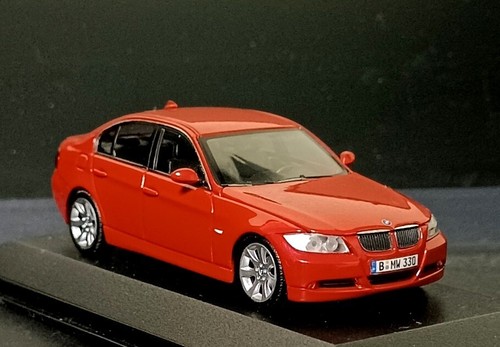 1/43 BMW 3er Series sedan (E90) red 4 doors 2005 Minichamps - Picture 2 of 9