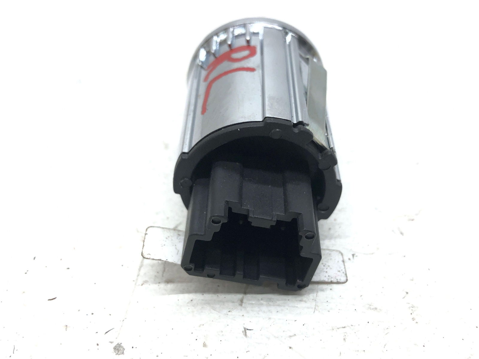 2011-2020 ASTON MARTIN RAPIDE BATTERY ON SWITCH BUTTON AD43-10B774-AA OEM