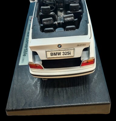 1993 Maisto Diecast White BMW 325i CONVERTIBLE 1:18 Scale