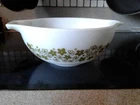 Vintage Pyrex 443 Crazy Daisy Spring Blossom Cinderella Mixing Bowl 2.5 Quart