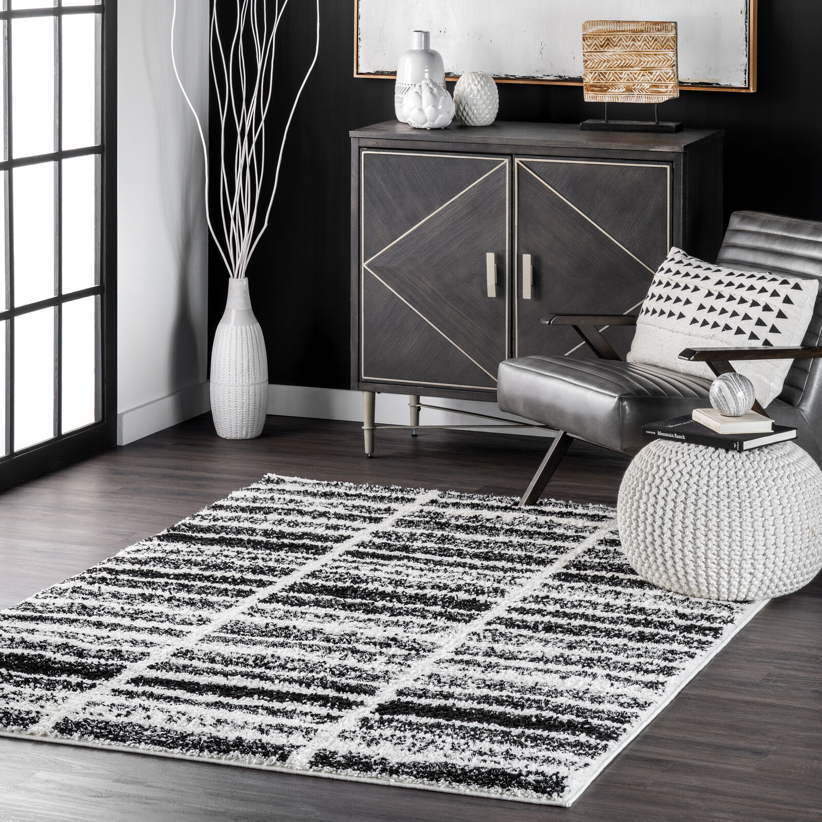 nuLOOM Celyn Distressed Stripes Cozy Shag Area Rug in Black And White
