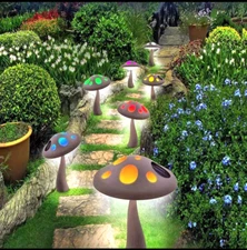 Solar Mushroom - 7 Colors LED - Landscape/Garden Light (1) Single Pack - New