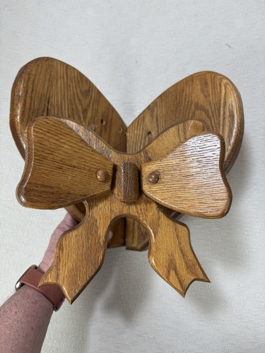 Oak corner wall quilt Hanger  heart shape 1980s country