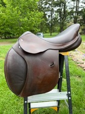 Bynamic hunter jumper saddle 