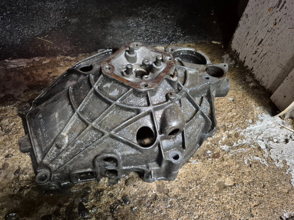 PORSCHE 944 1983-1985 2,5 L MT EMBRAGUE CUBIERTA CAMPANA CARCASA 9441164012R  Foto 4 de 4