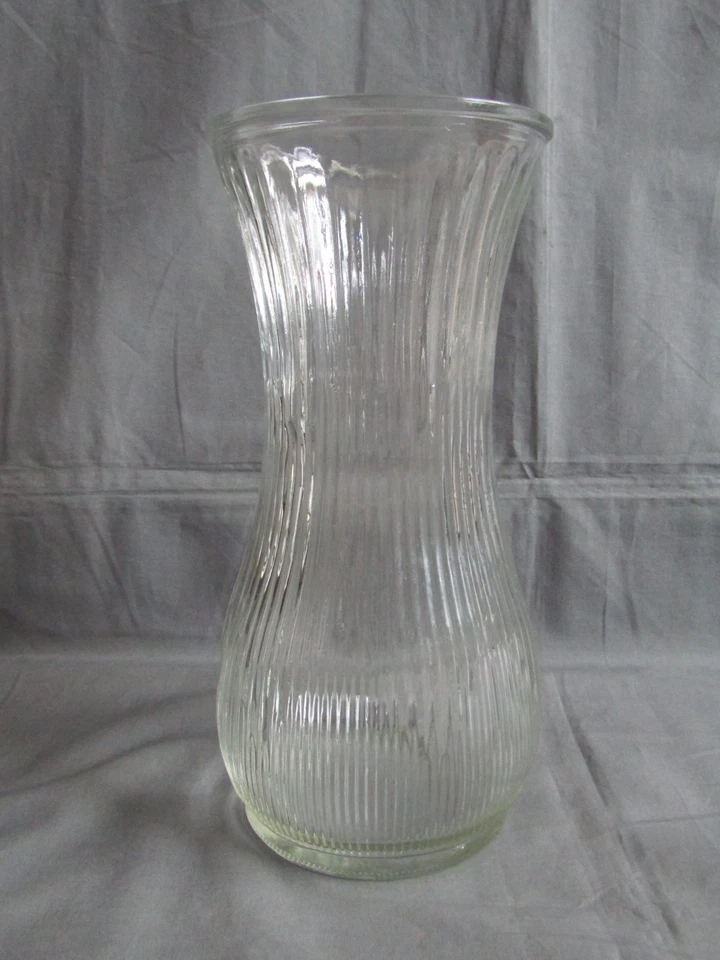 Florero vintage de vidrio transparente con textura acanalada curvilínea 9 3/4 pulgadas, vidrio Hoosier Foto 4 de 4