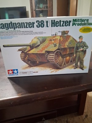 Tamiya 35285 1/35 Model Kit German Tank Destroyer Jagdpanzer 38t Hetzer Mid Prod