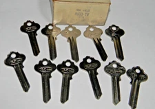 Lot Of 11 - IN33 - IN33-TV - 320-937  Ilco True Value Key Blank   box 89
