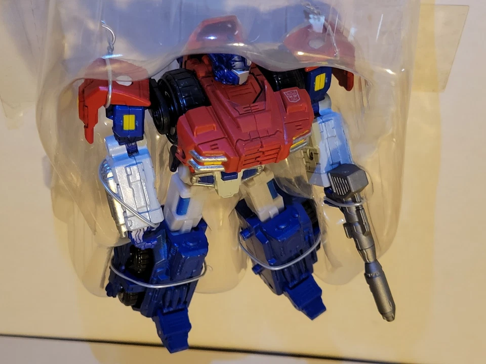 TRU Titanium War Within Optimus Prime NO BOX BUT NEVER REMOVED FROM PLASTIC TRAY - Image 4 of 4
