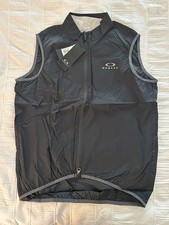 New Oakley Endurance Lite Packable Wind Vest ...