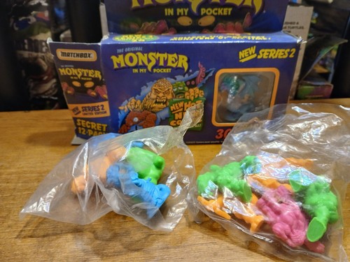 Vintage Matchbox Monster In My Pocket 12 Pack Original Box Blue Dragon MIMP 1990 - Picture 9 of 11