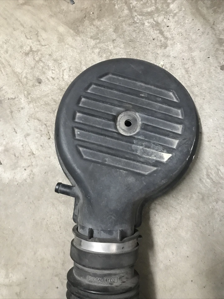 Коробка воздушного фильтра 1997-2003 Dodge Durango 5,2 л со шлангом. 53030762 53032089AB OEM - Изображение 3 из 4